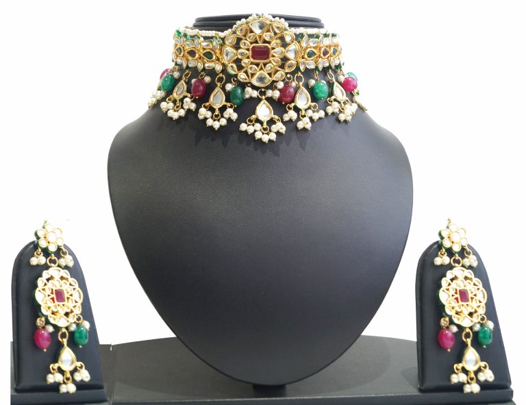 beautiful jewellery. hand crafted meena and pearls kundan choker