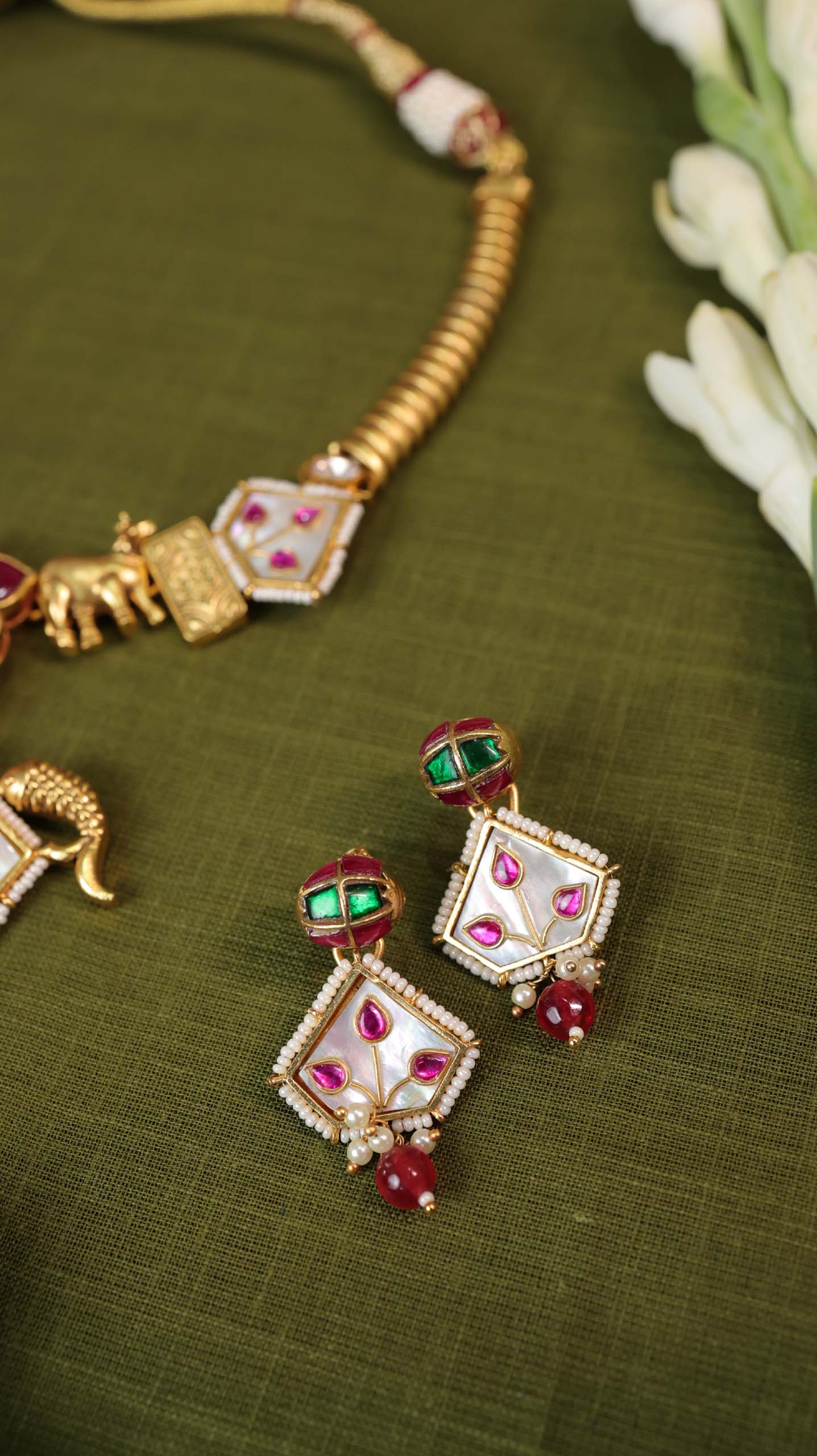 NandiTarang Hasli set