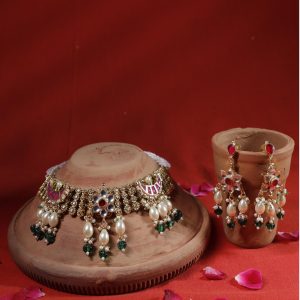 Mrinal Gold Kundan set