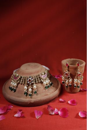 Mrinal Gold Kundan set
