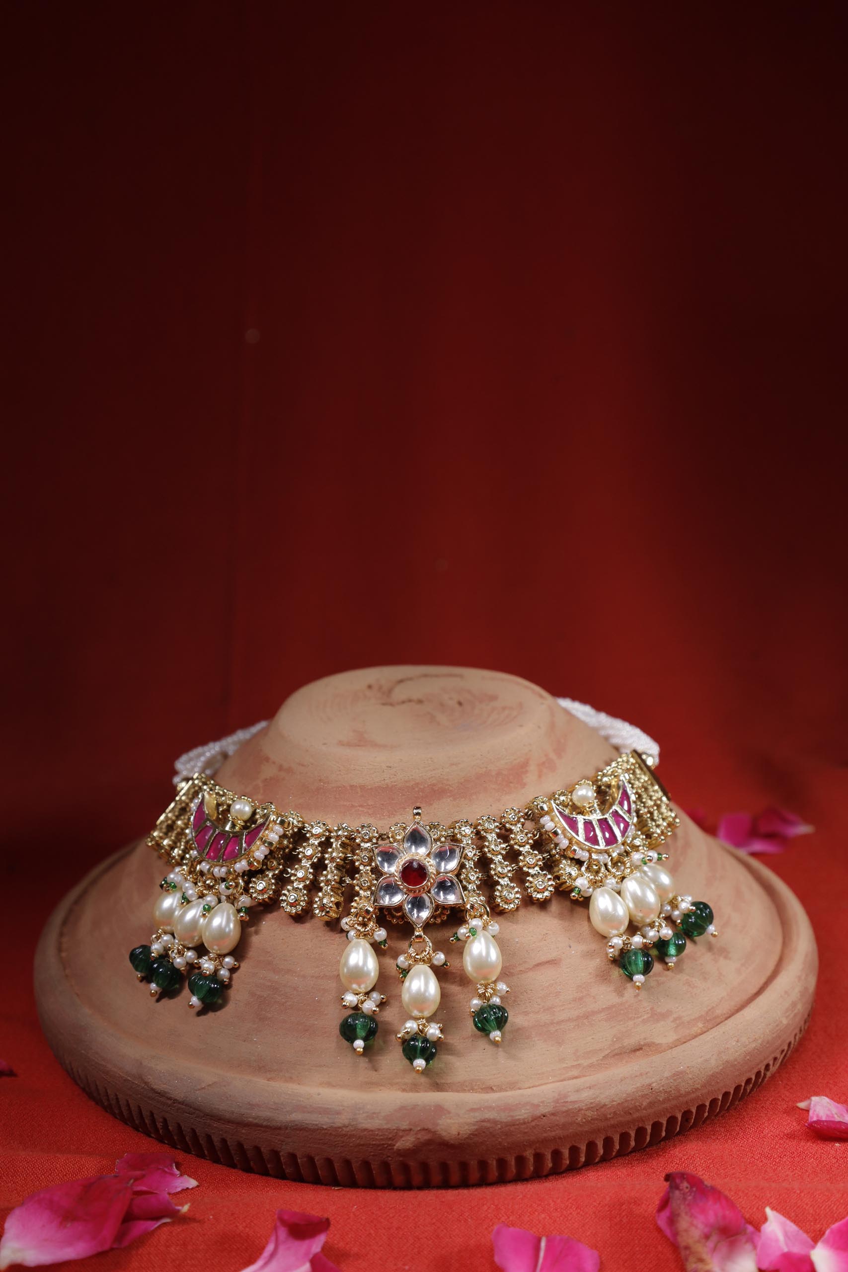 Mrinal Gold Kundan set
